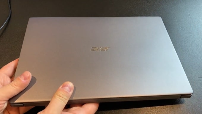 Metal build of Acer Swift 3 SF314-57 laptop.