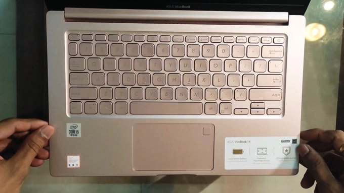 Keyboard of Asus VivoBook S14 S403JA