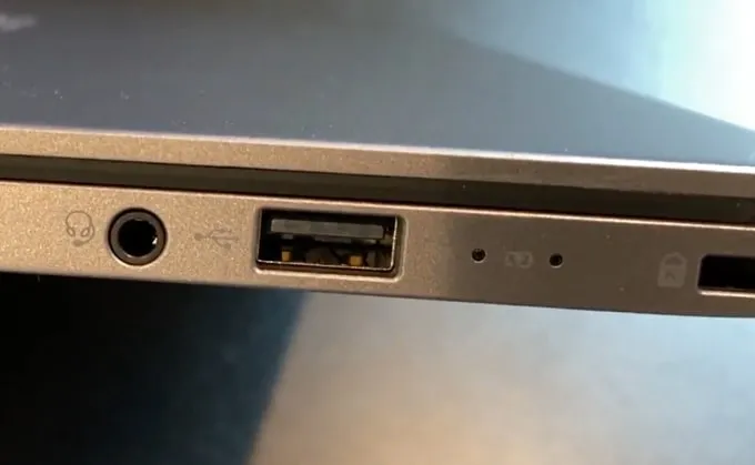 Ports on the right side of Acer Swift 3 SF314-57 laptop 